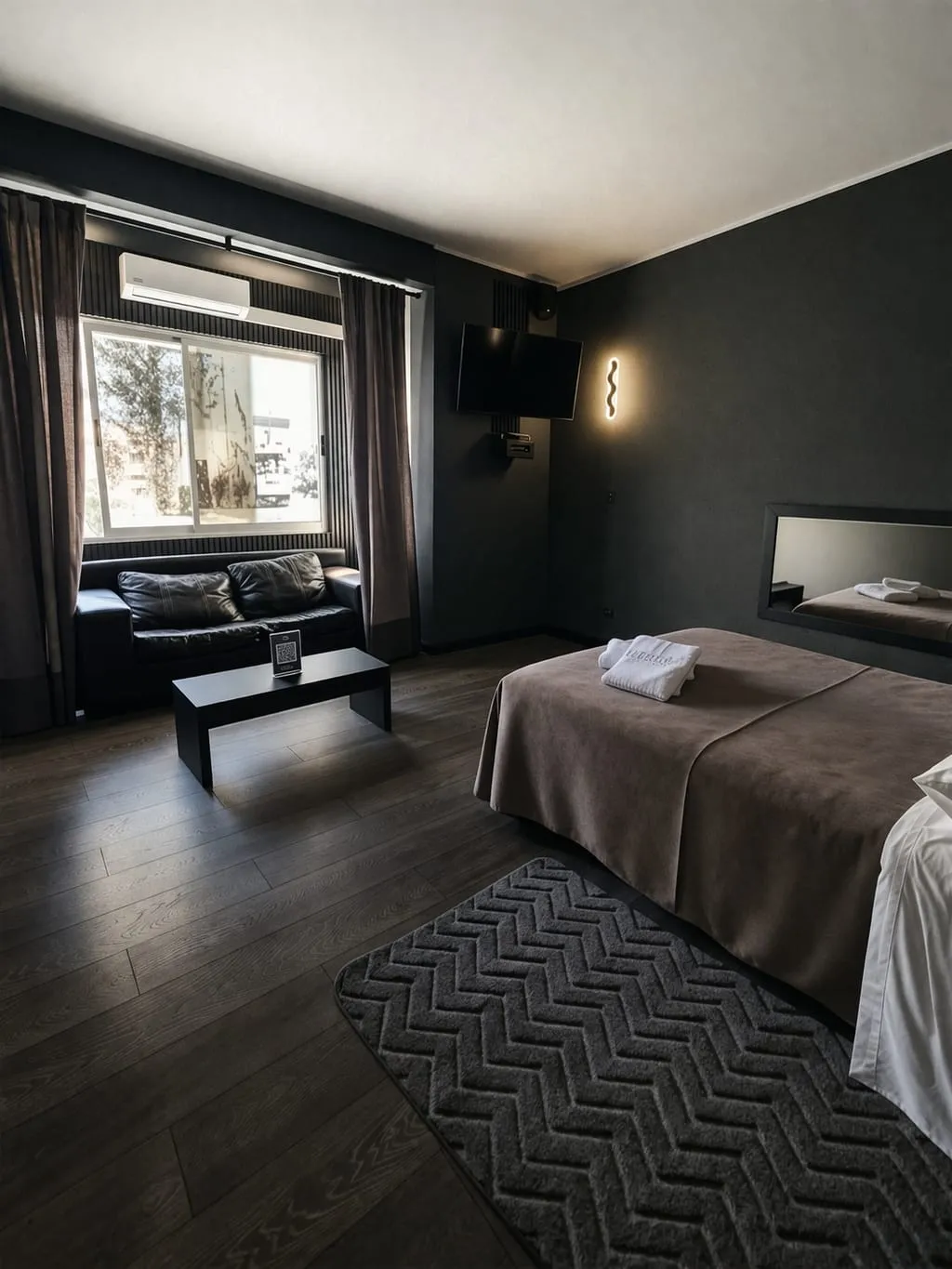 Suite 13