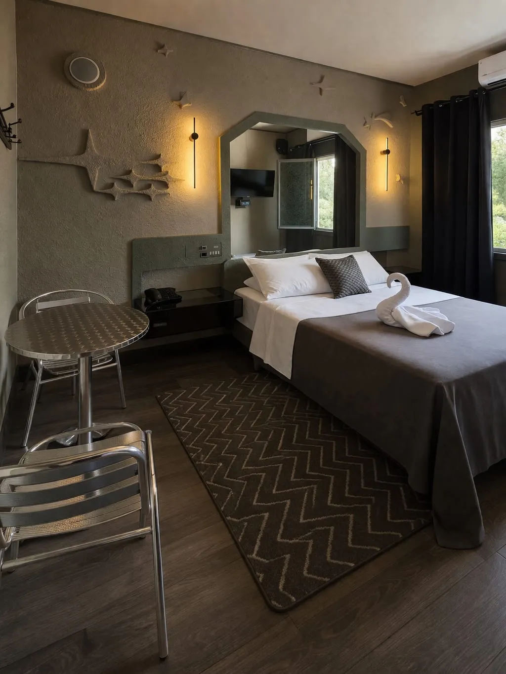 Suite 2