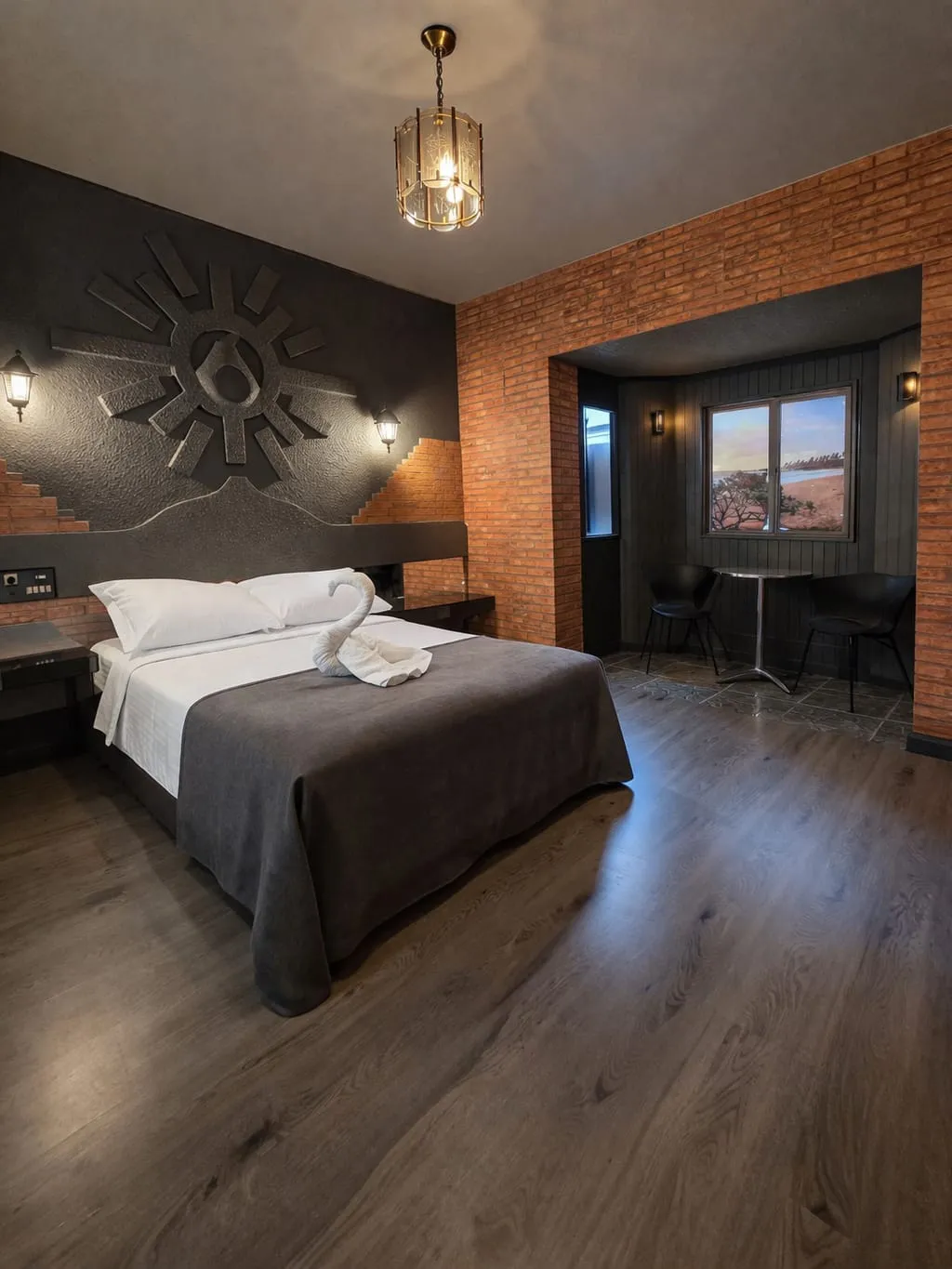 Suite 18