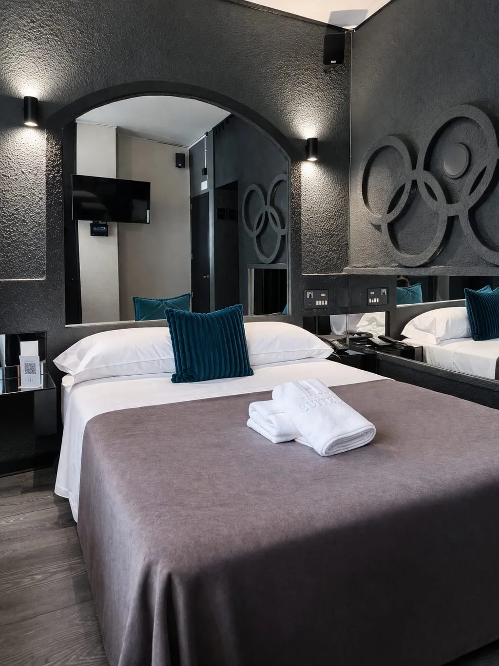 Suite 25