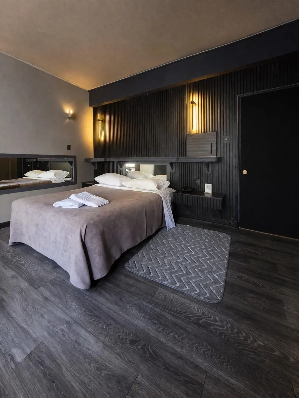 Suite 8
